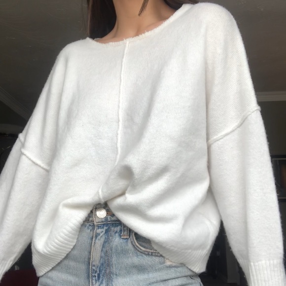 2 for 40$ Exposed hem sweater - Picture 1 of 5
